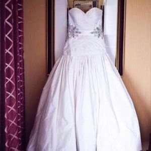 Jewel by Priscilla of Boston JL203 Ivory Gown